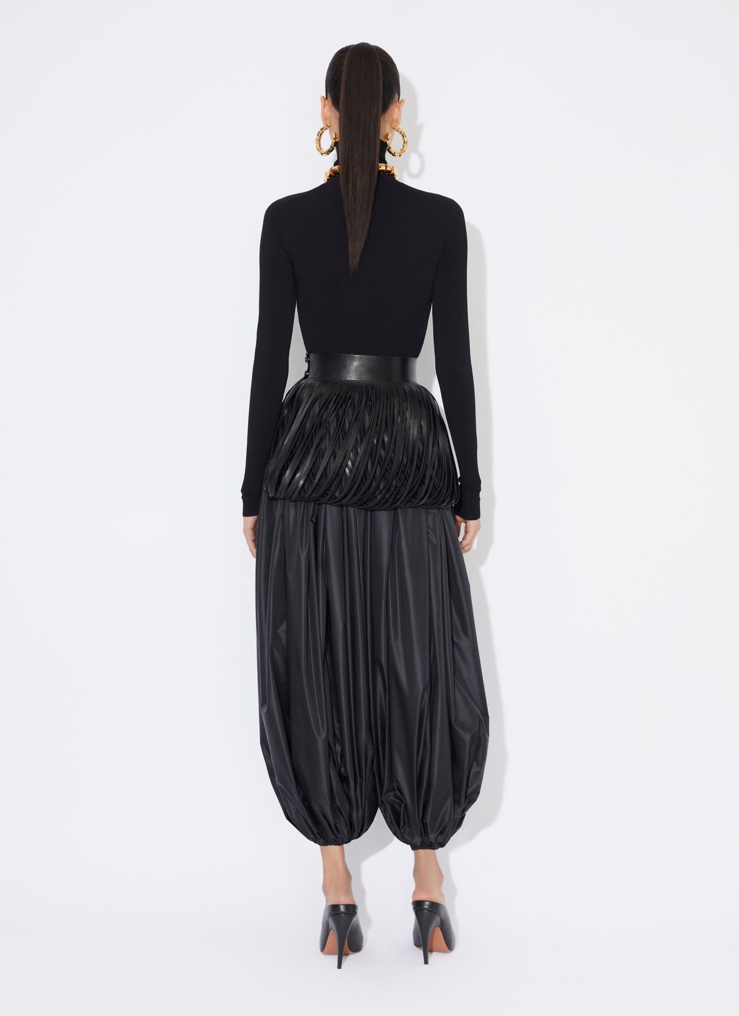 ALAÏA ALAÏA BALLON-PLEATED CROPPED PANTS