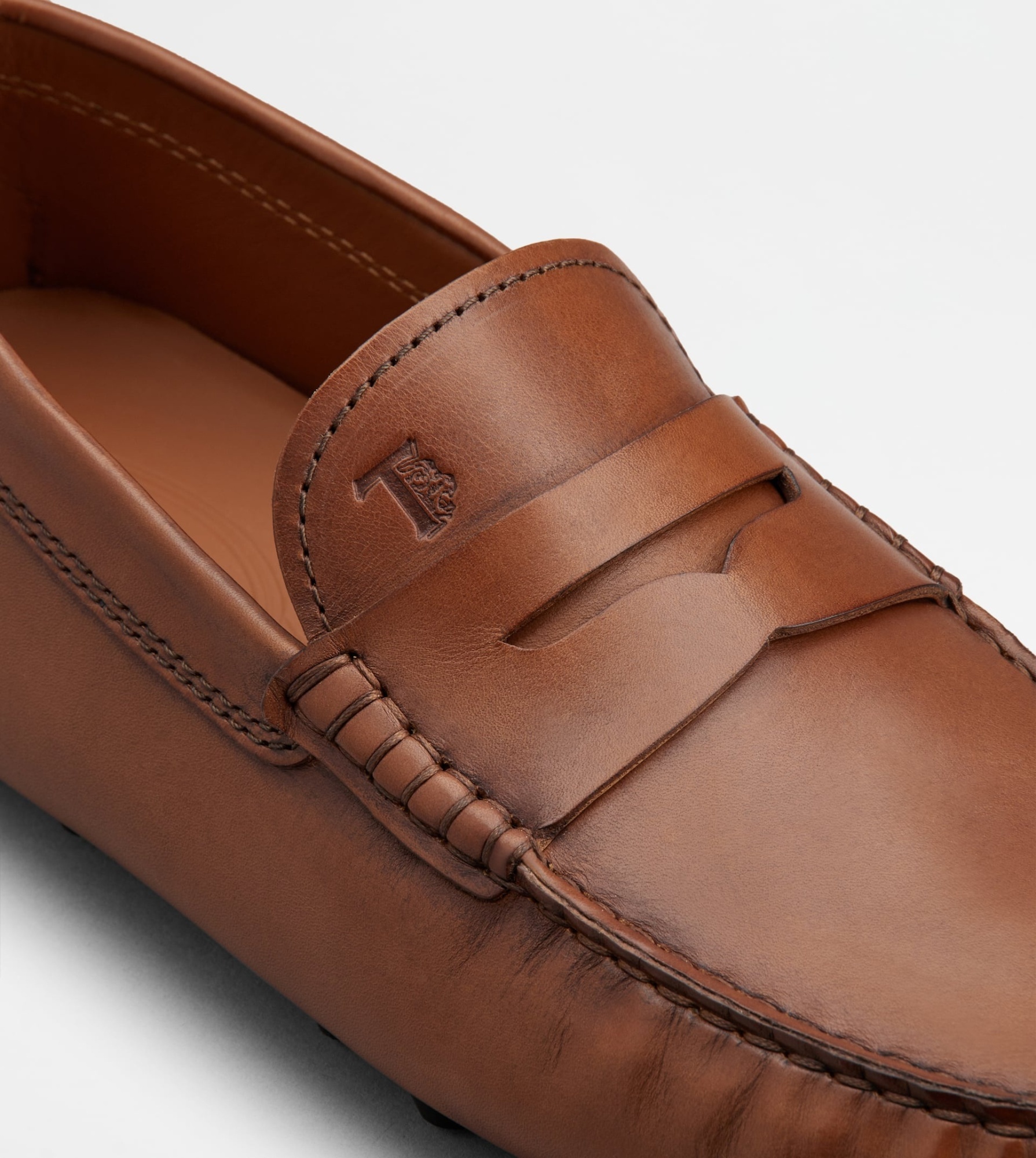 Tod's Gommino Bubble Leather Driving Moccasins In Brown