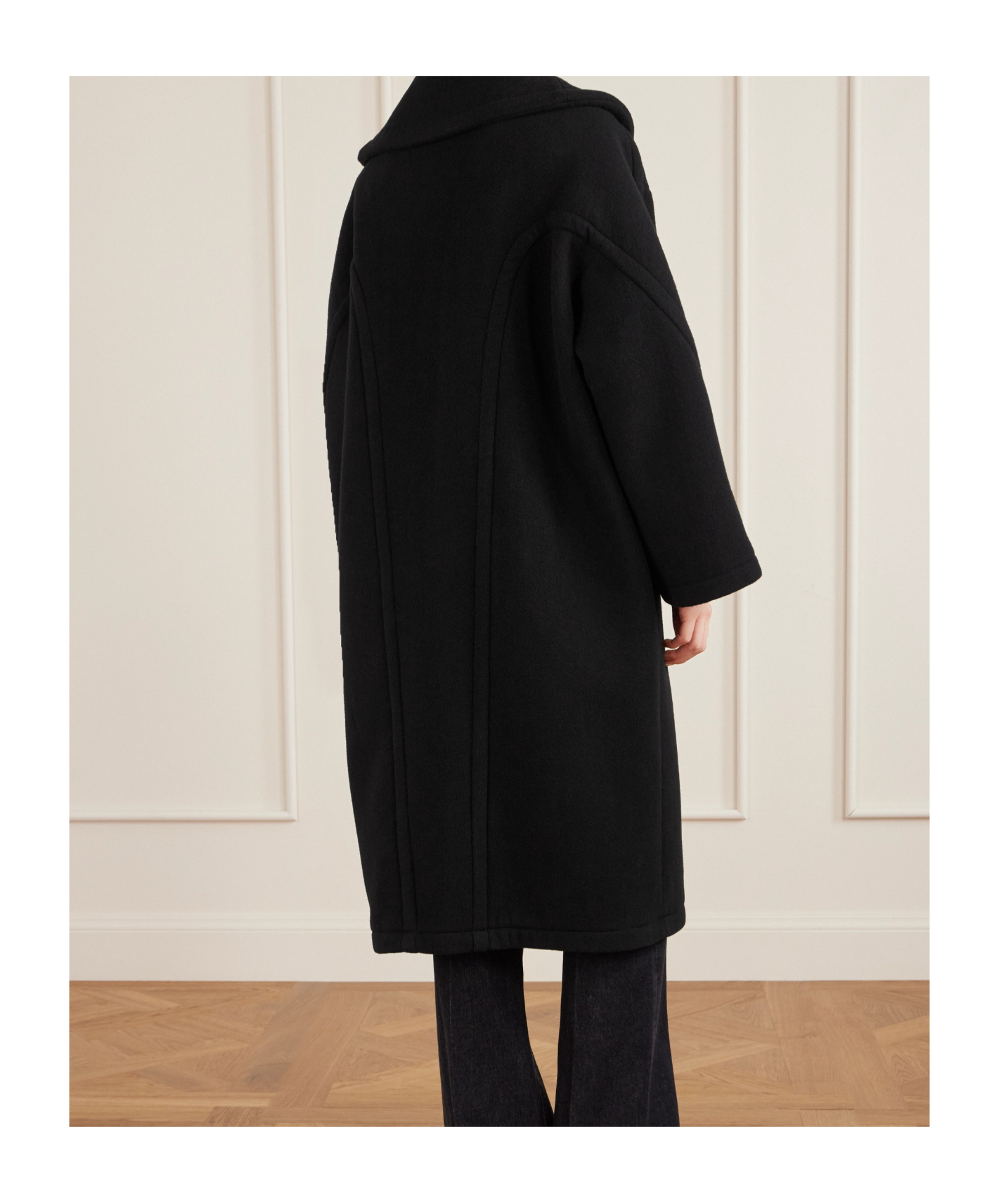 The Row Long-sleeved Coat In Black