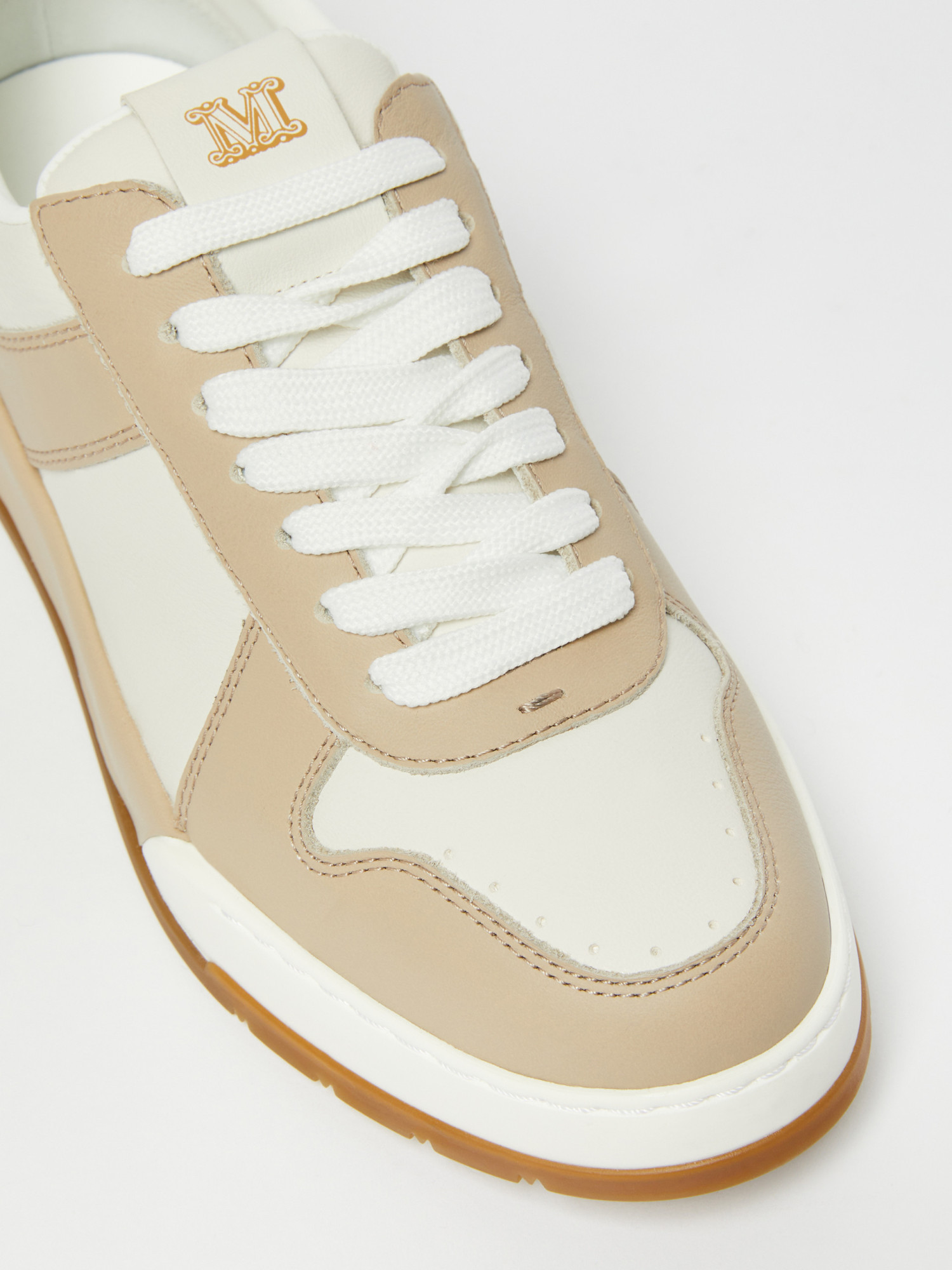 Max Mara Lace-up Low-cut Casual Shoes In White