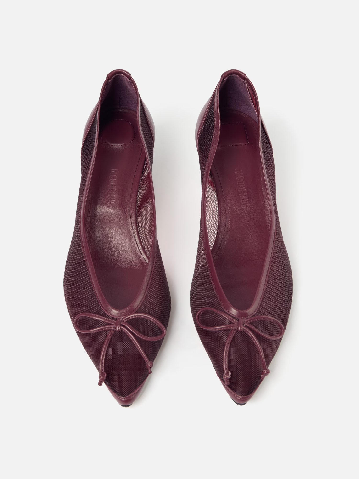 Jacquemus Low Twisted Pumps In Burgundy