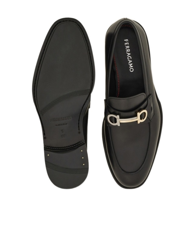 Ferragamo Round Head Business Casual Shoes In Black