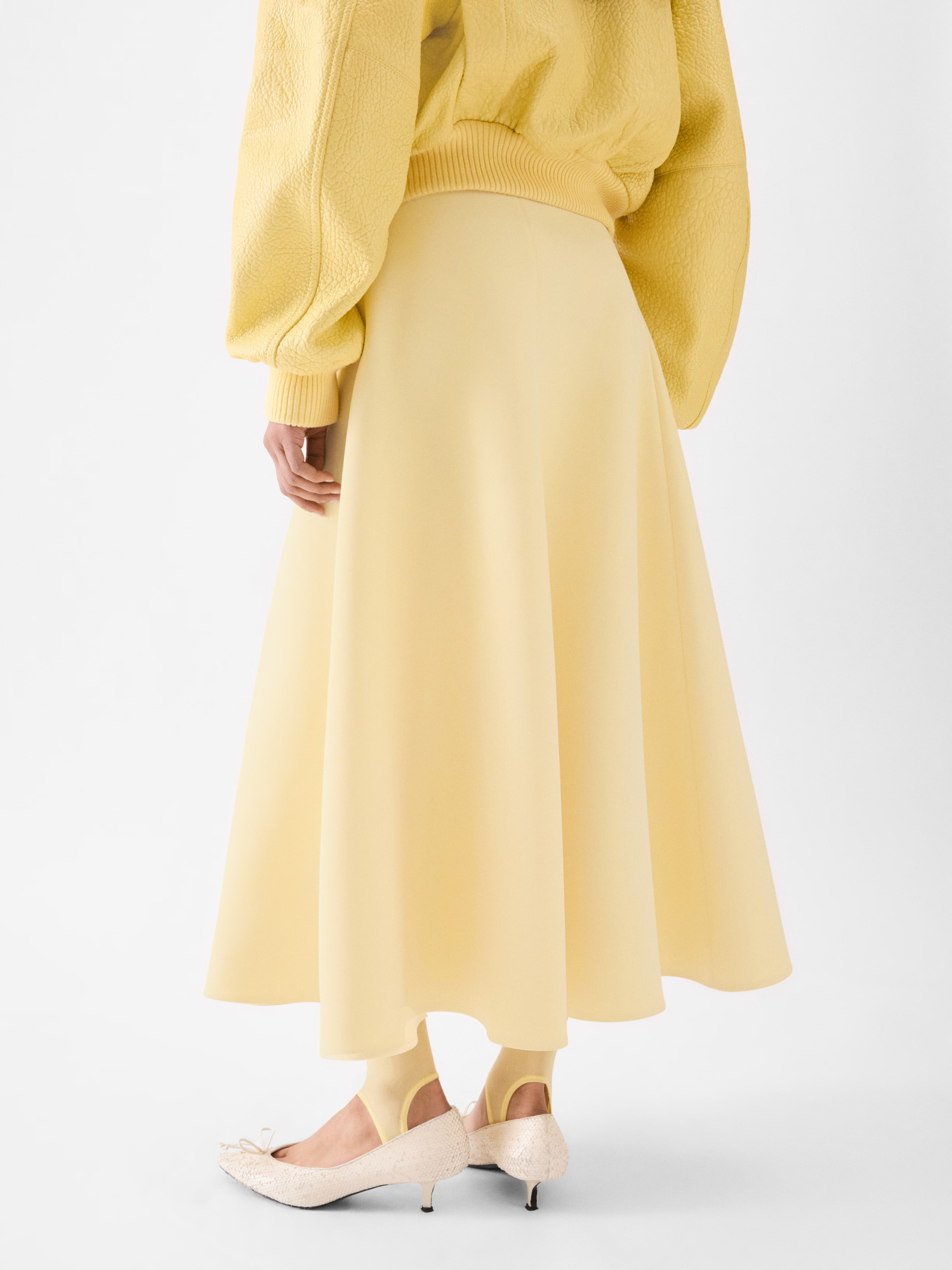Jacquemus Triangle Paneled Crepe Midi Skirt In Yellow