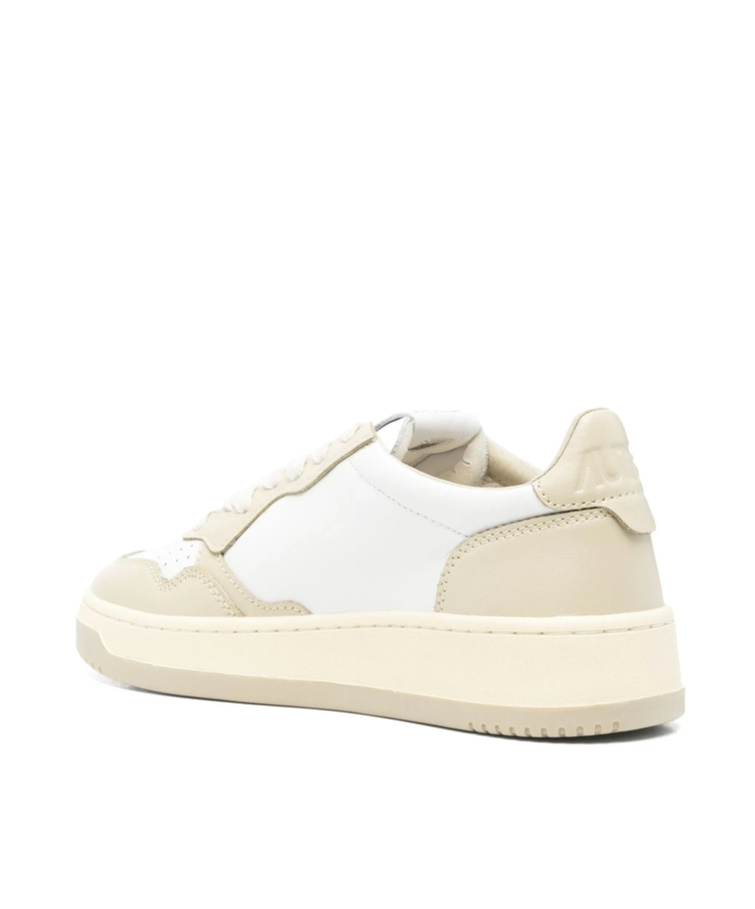 Autry Medalist Low-top Sneakers In White