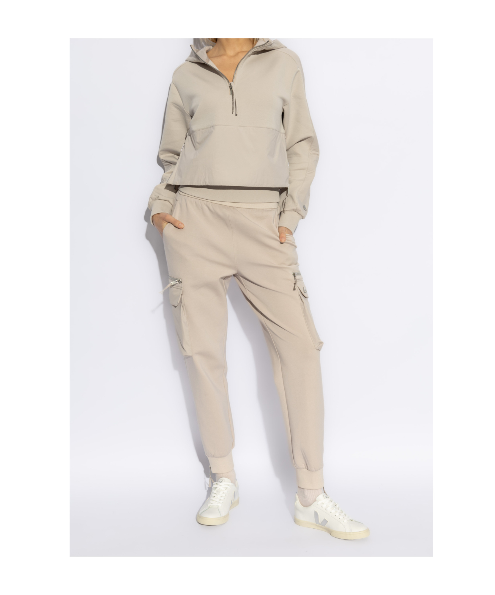 Moose Knuckles Elastic Waist Casual Pants In Nude