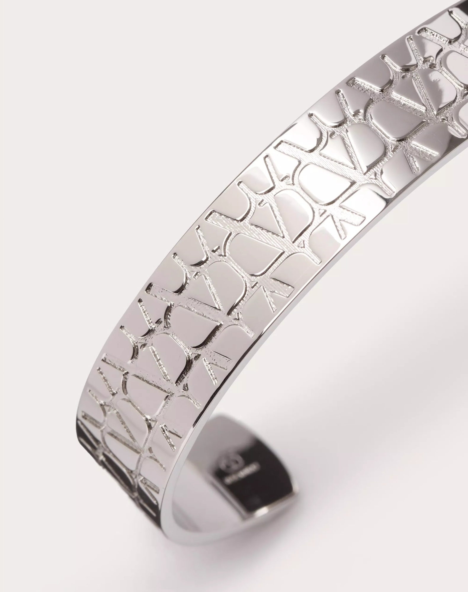 Valentino Cuff Toile Iconographe In Gray