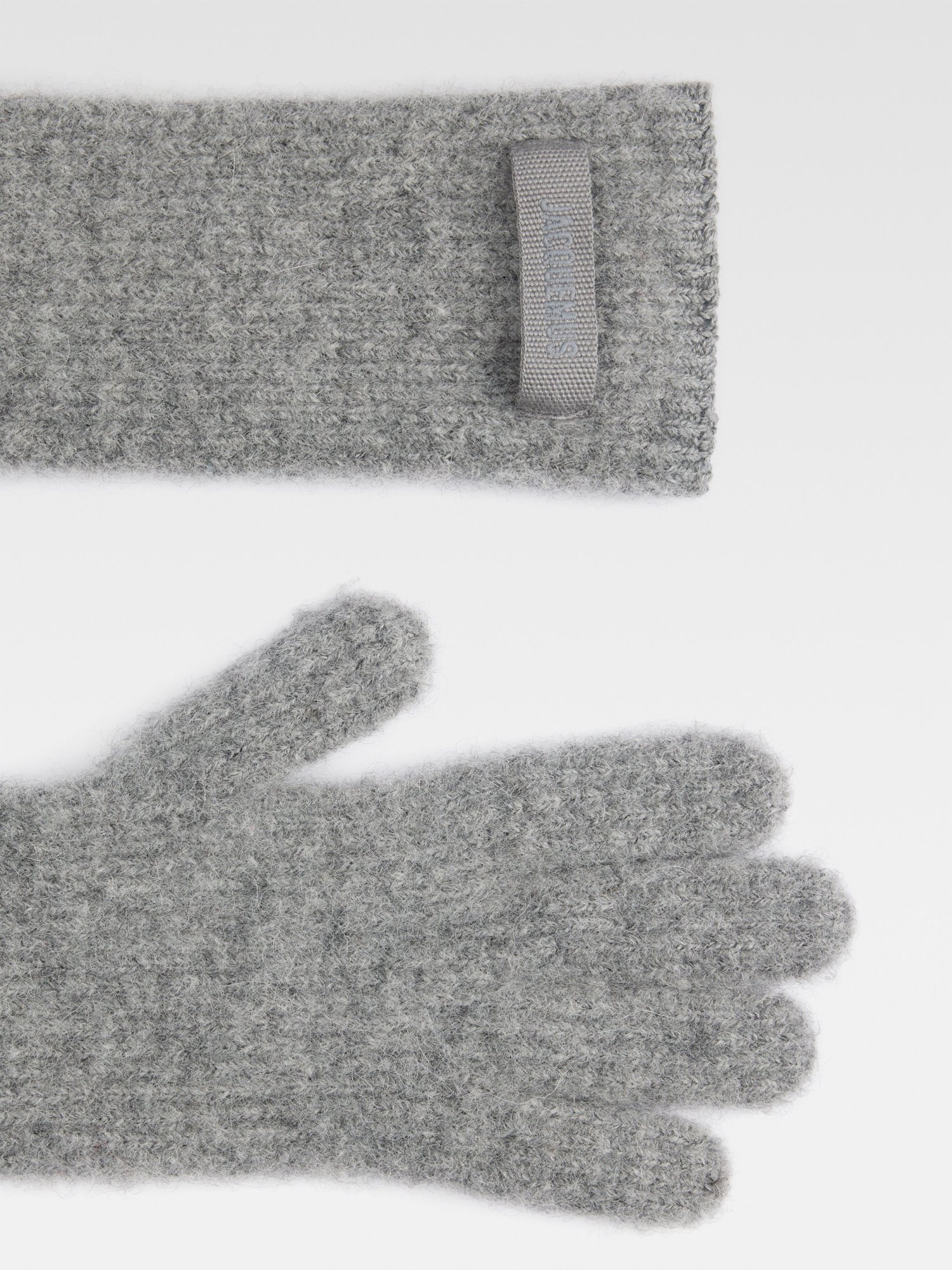 Jacquemus Logo Patch Ribbed Gloves In Gray