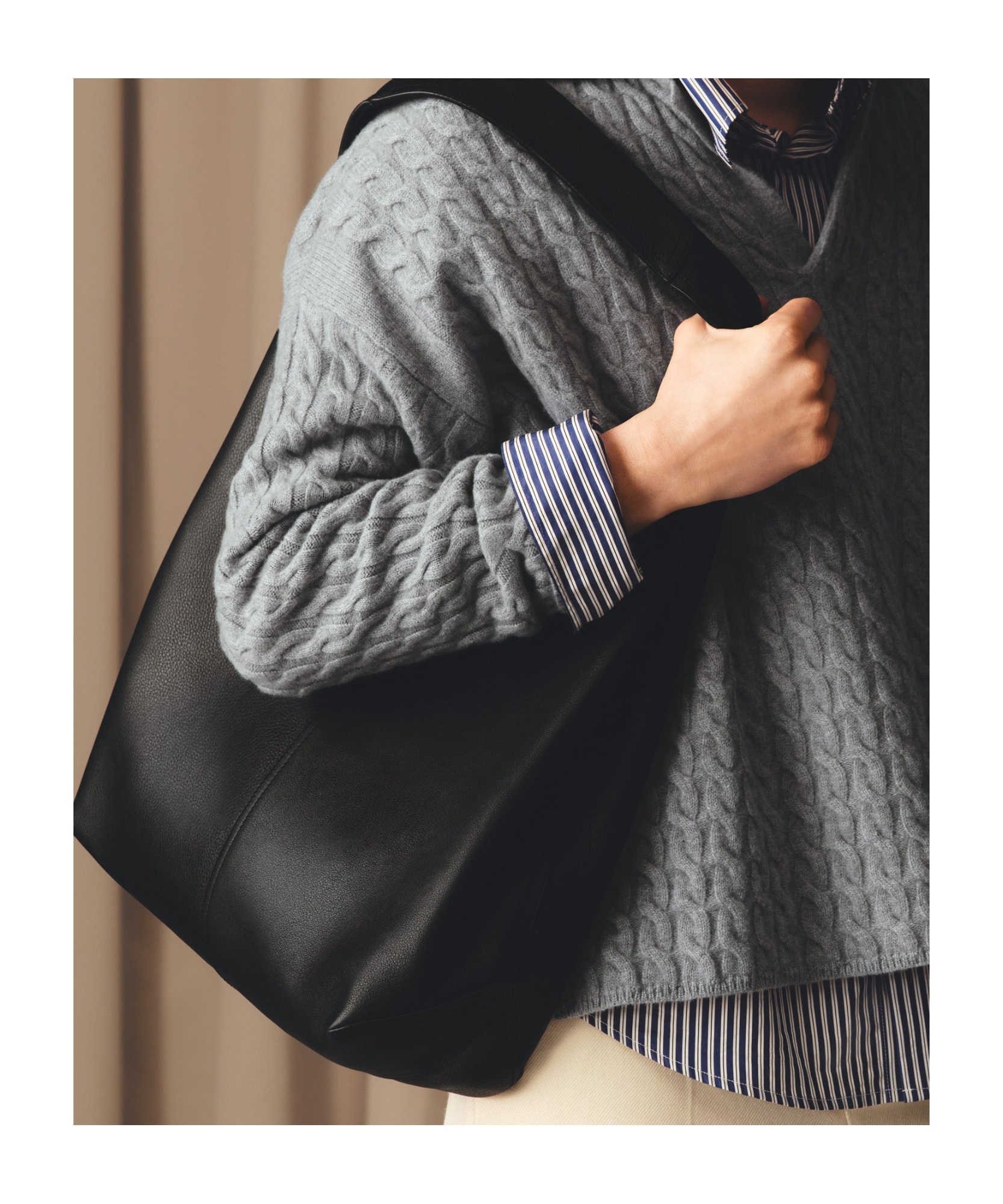 Ami Alexandre Mattiussi Etienne Hobo Bag In Supple Leather. In Black