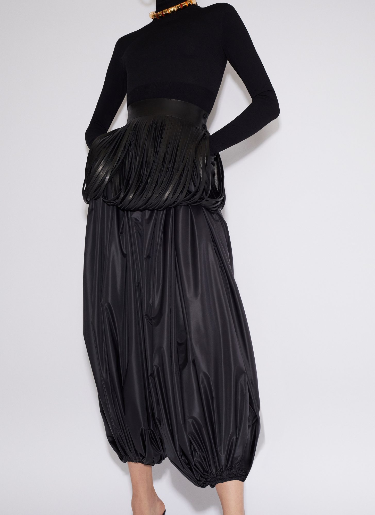 ALAÏA ALAÏA BALLON-PLEATED CROPPED PANTS