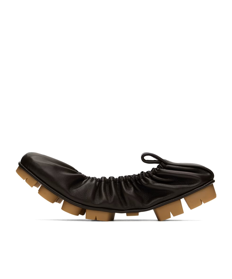 Bottega Veneta Shore Leather Elastic Ballerina Flats In Black