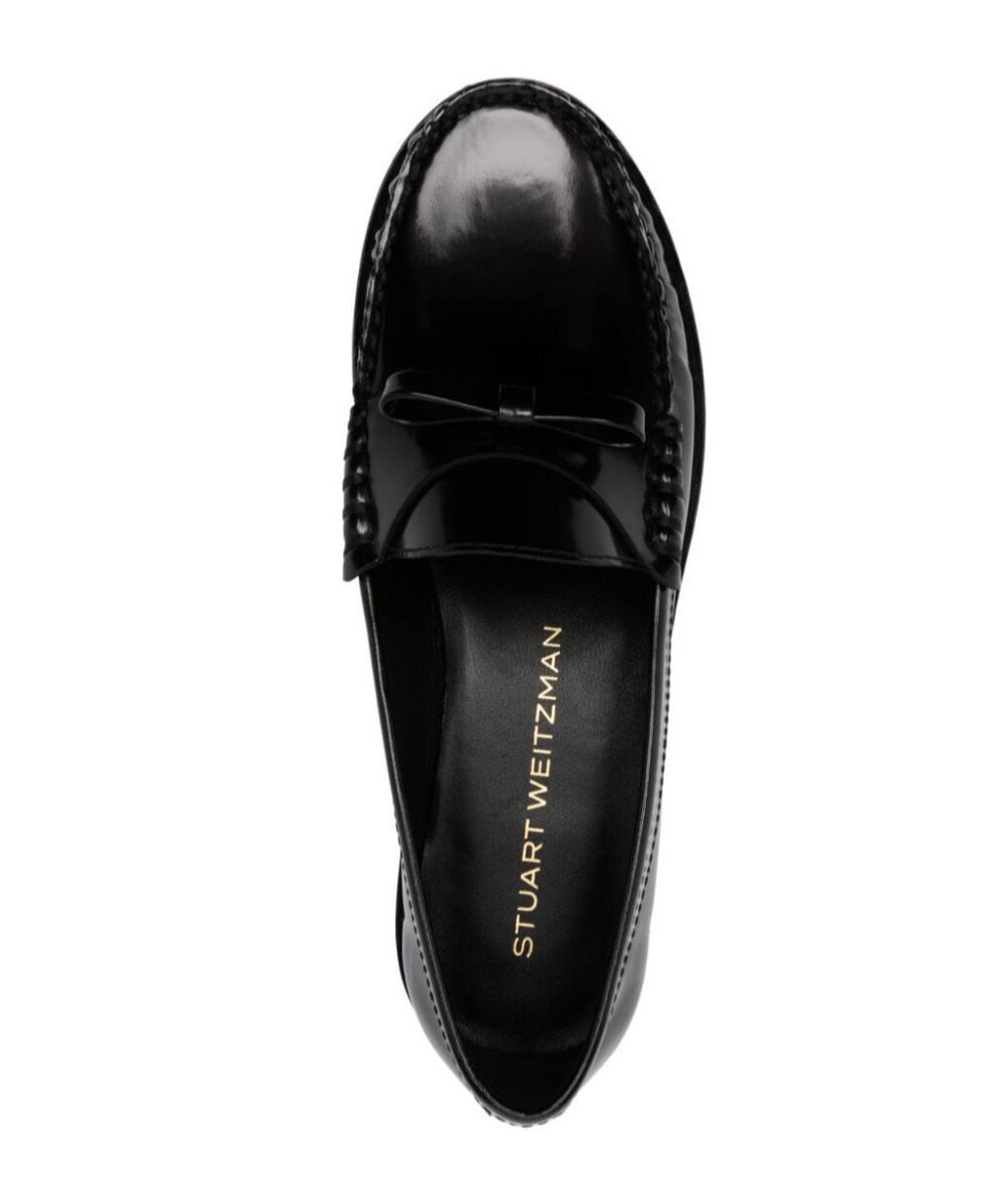 Stuart Weitzman Round Head Loafer Shoes In Black