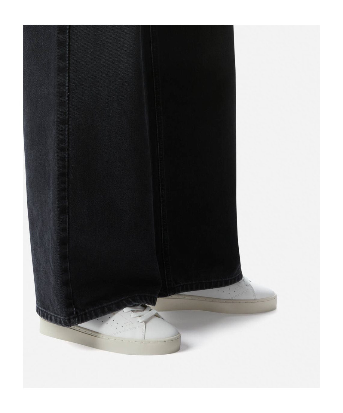 Axel Arigato Lace-up Low-cut Sneakers In White