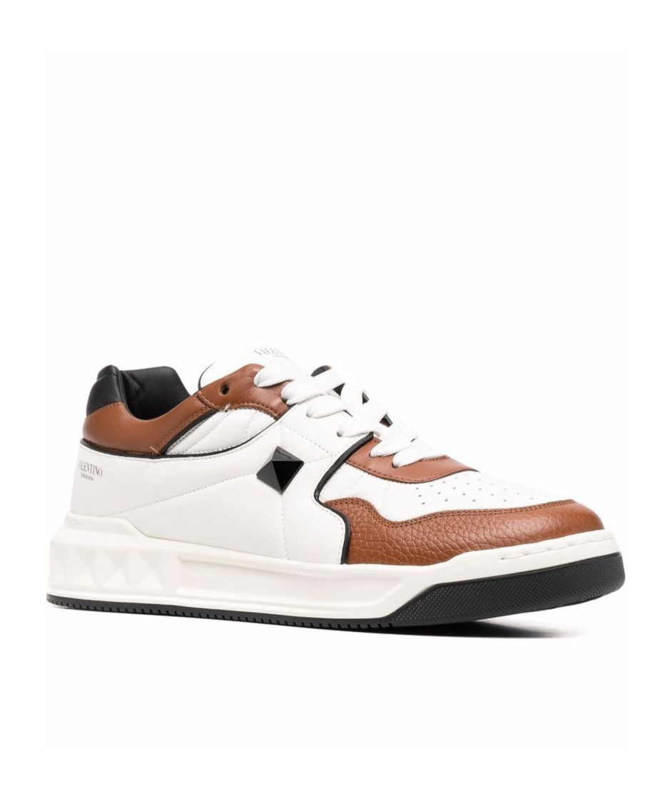 Valentino Roman Stud Low-top Sneakers In White