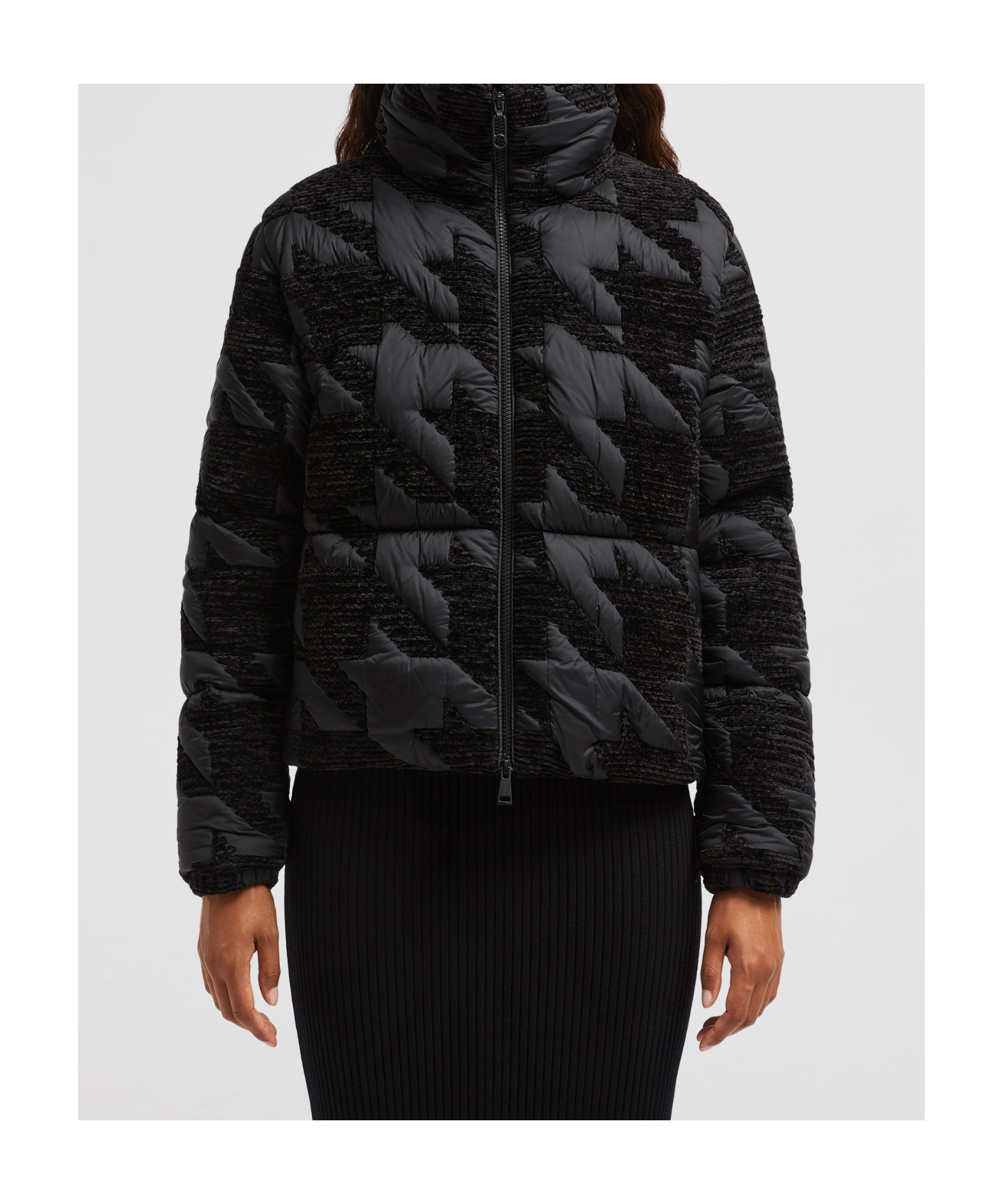Moncler Evandra Cropped Down Jacket In Black