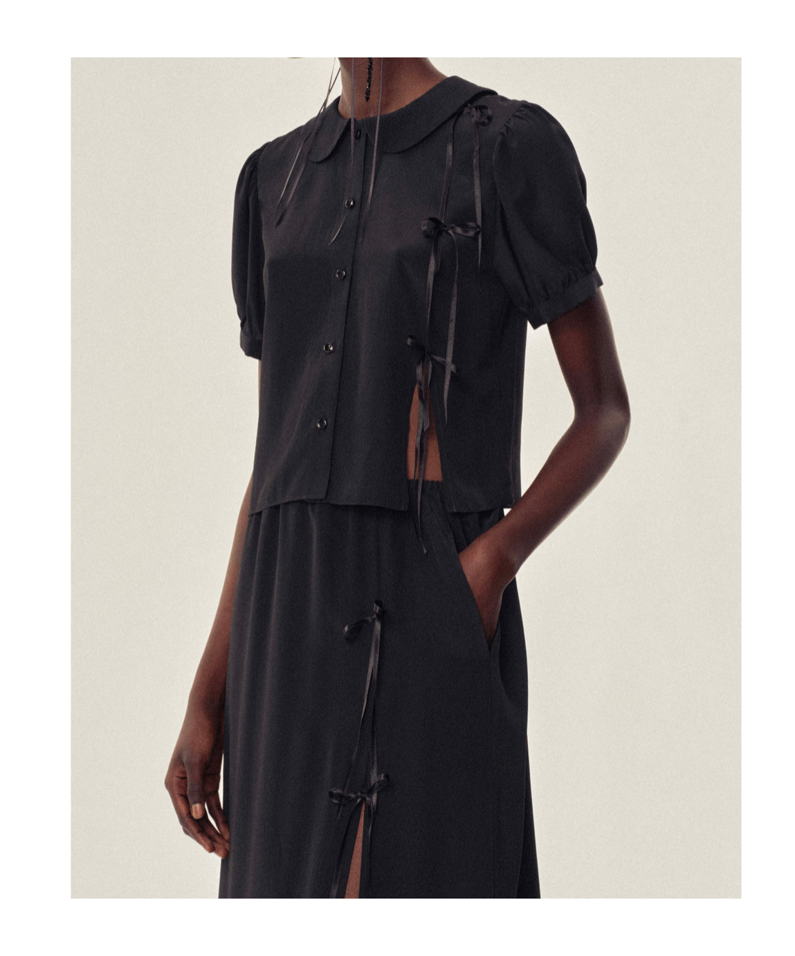 Simone Rocha Cropped Bow Slit Puff Sleeve Shirt In Black
