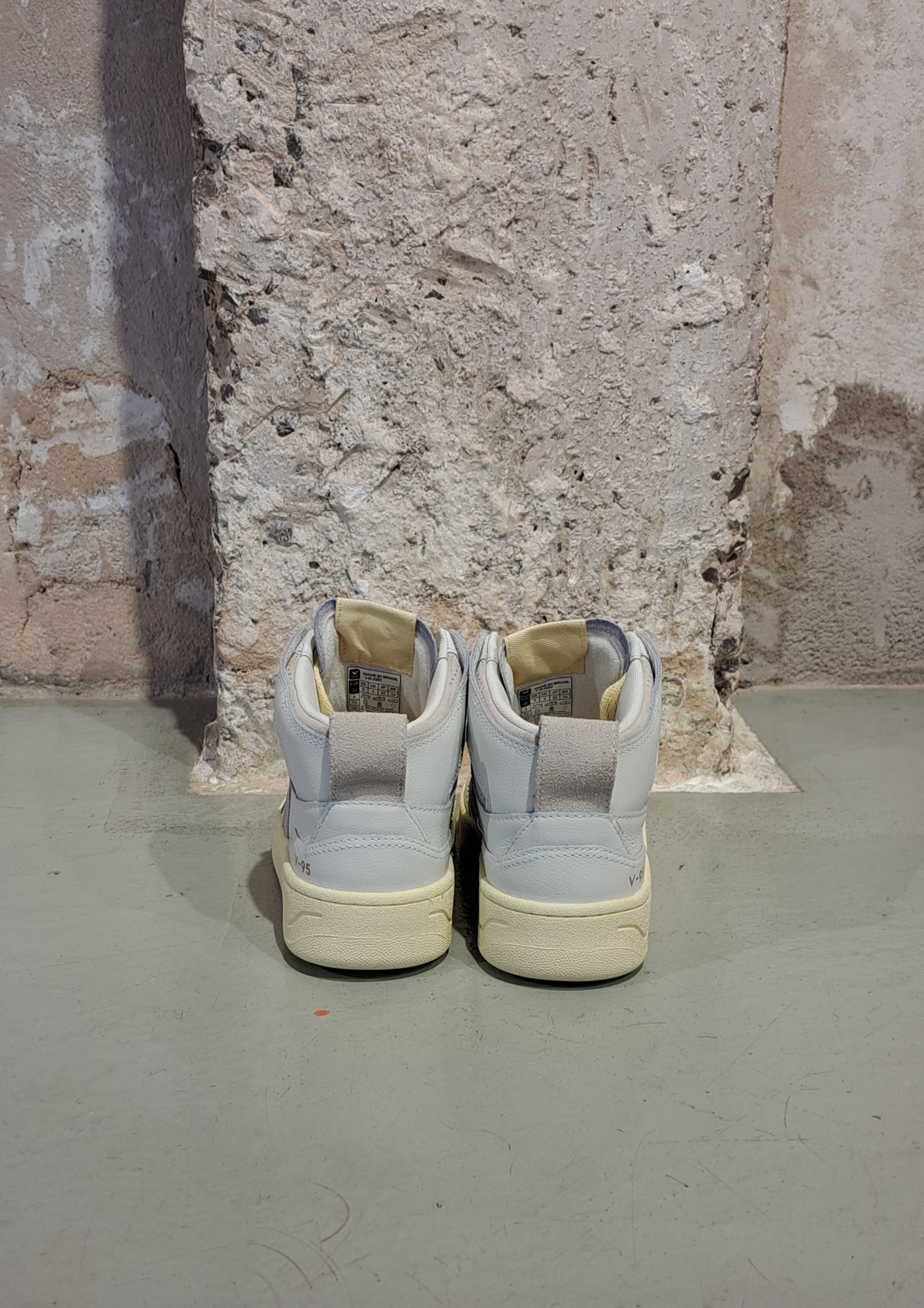 Veja V-95 O. T. Leather Sneaker In Gray