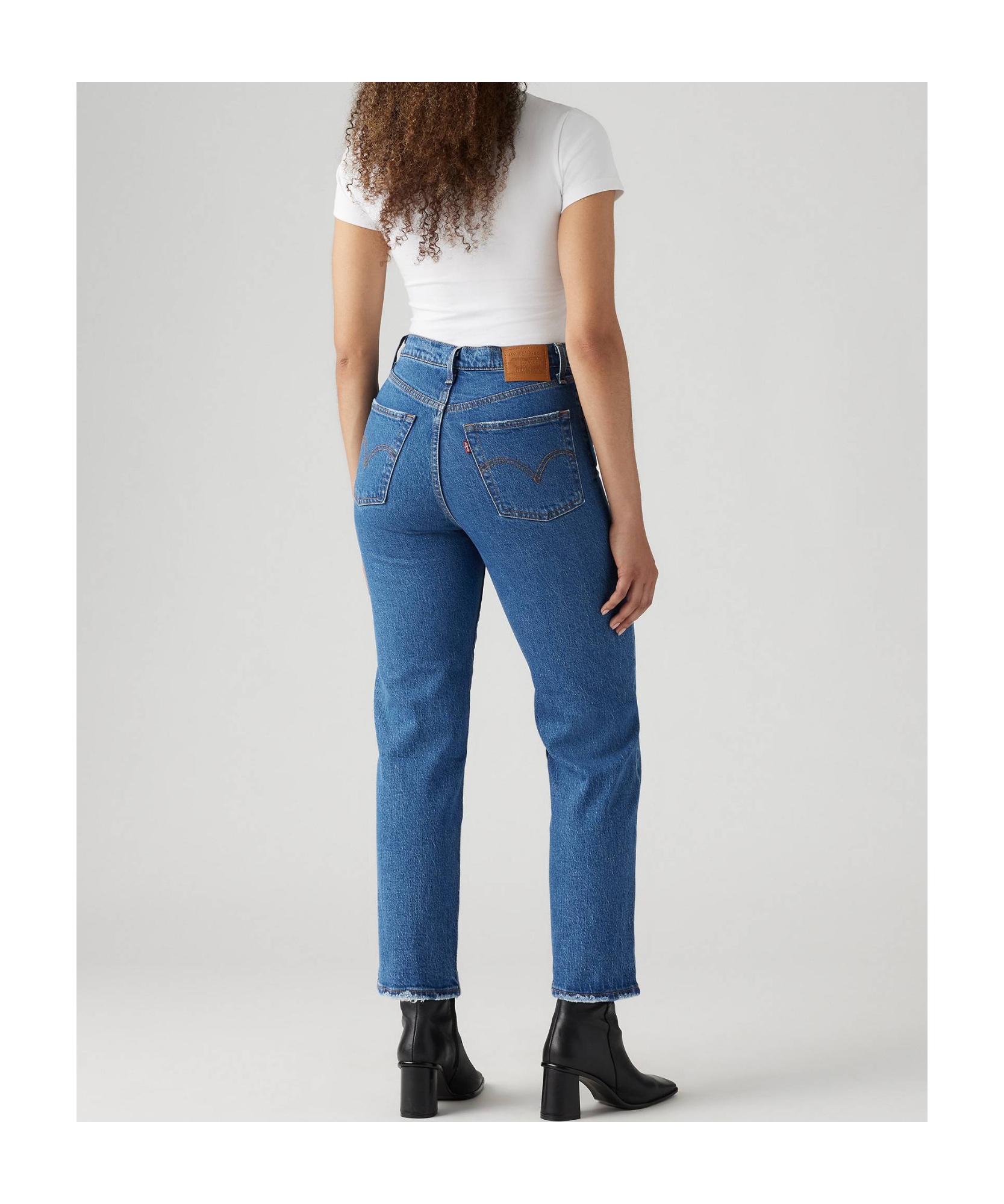 LEVI'S LOOSE-FIT JEANS 