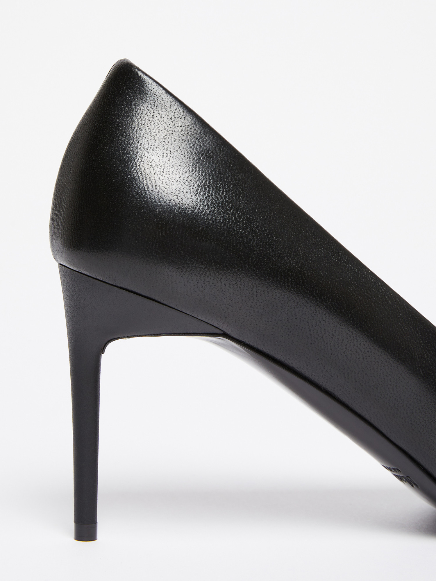 Max Mara Phyllis 80 Leather Pumps In Black