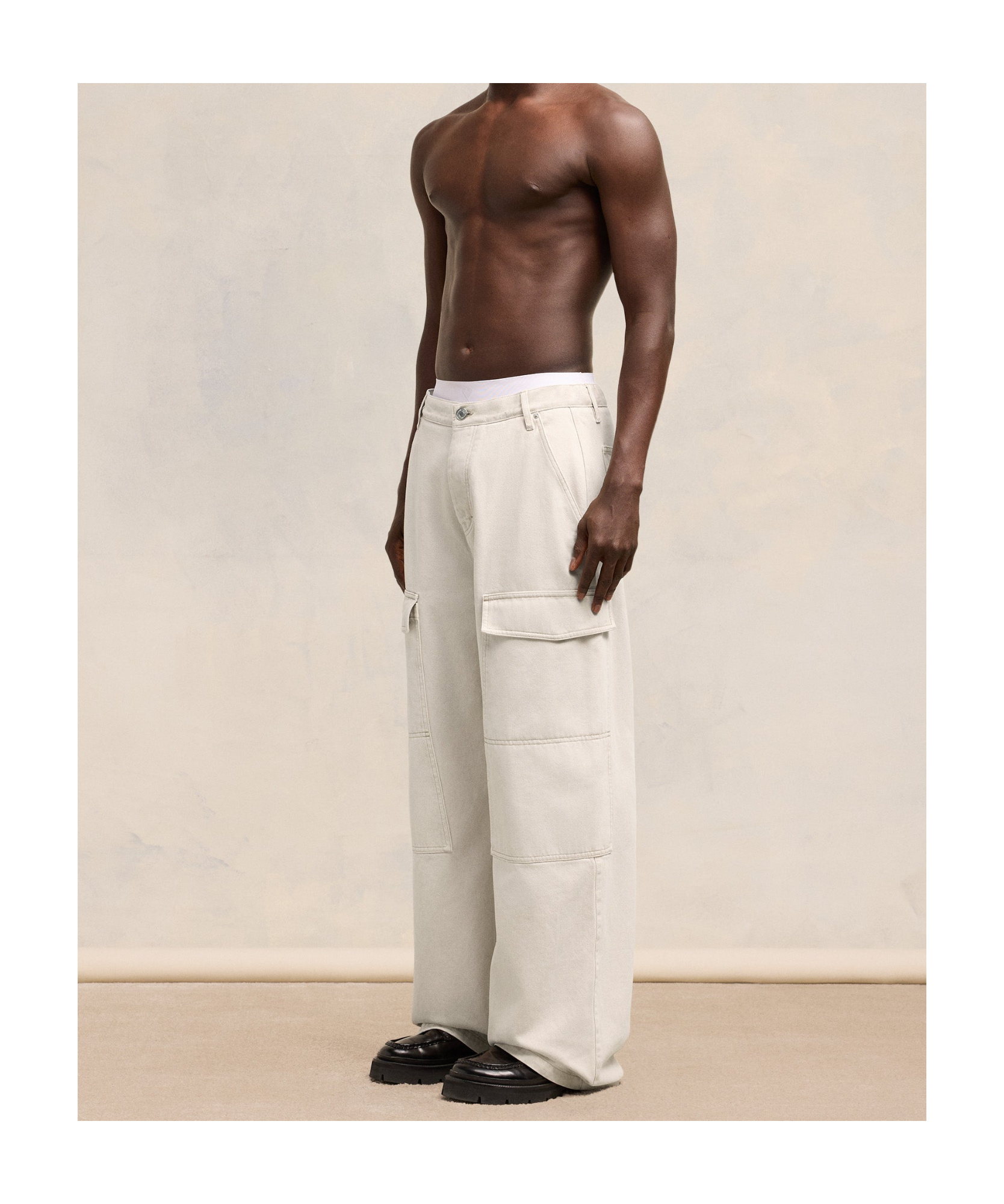 Ami Alexandre Mattiussi Ami Paris Relaxed Fit Cargo Jeans In White