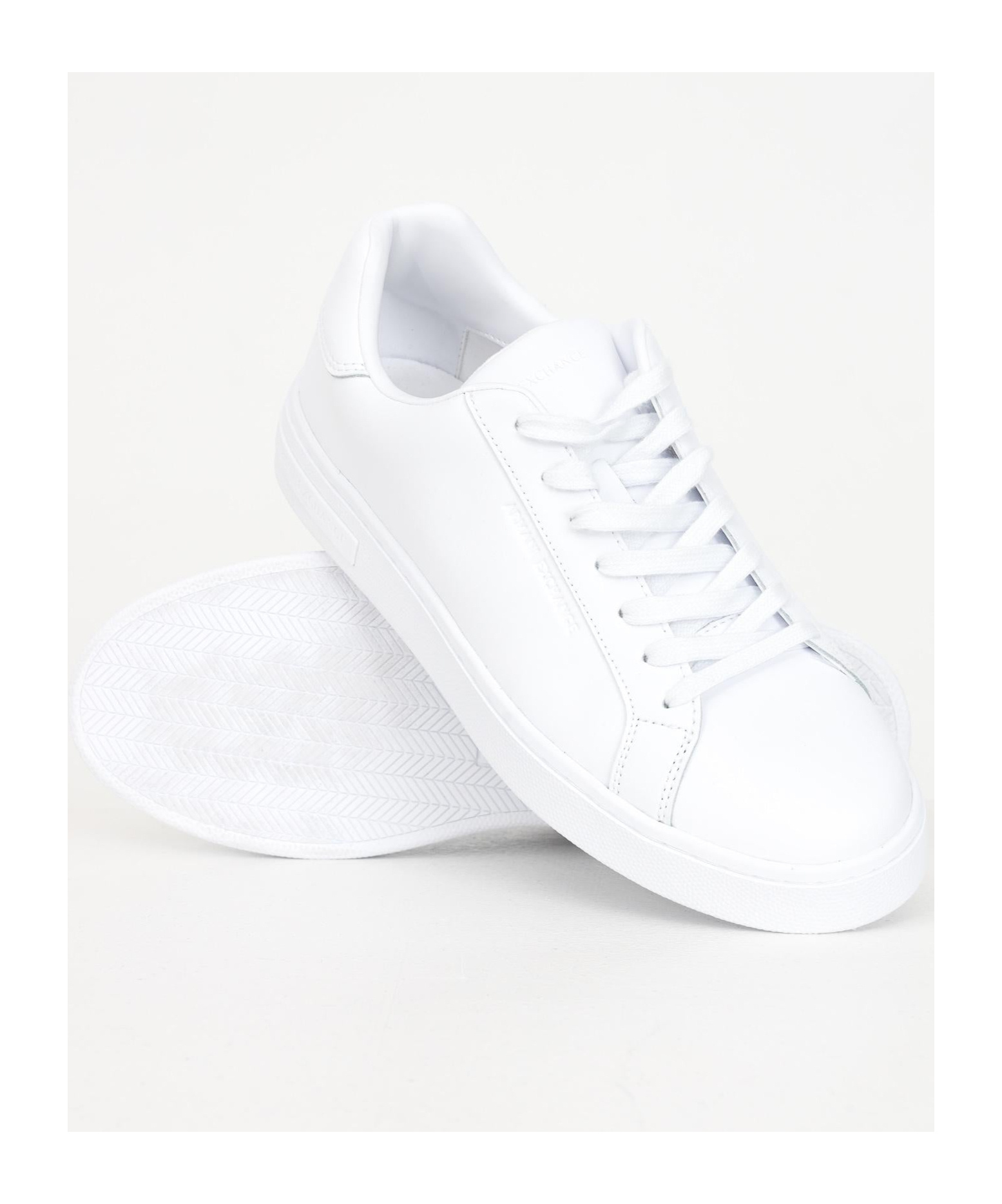 Armani Exchange Lace-up Low-cut Casual Shoes In White