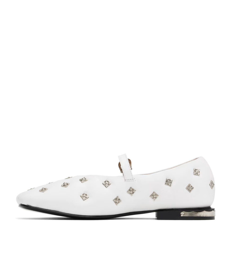 Toga Pulla Aj1342 Ballerinas In White