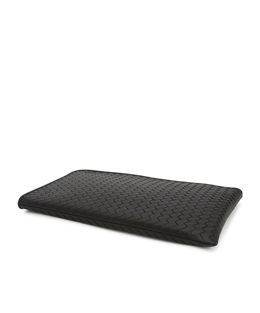 Bottega Veneta Zippered Clutch In Black