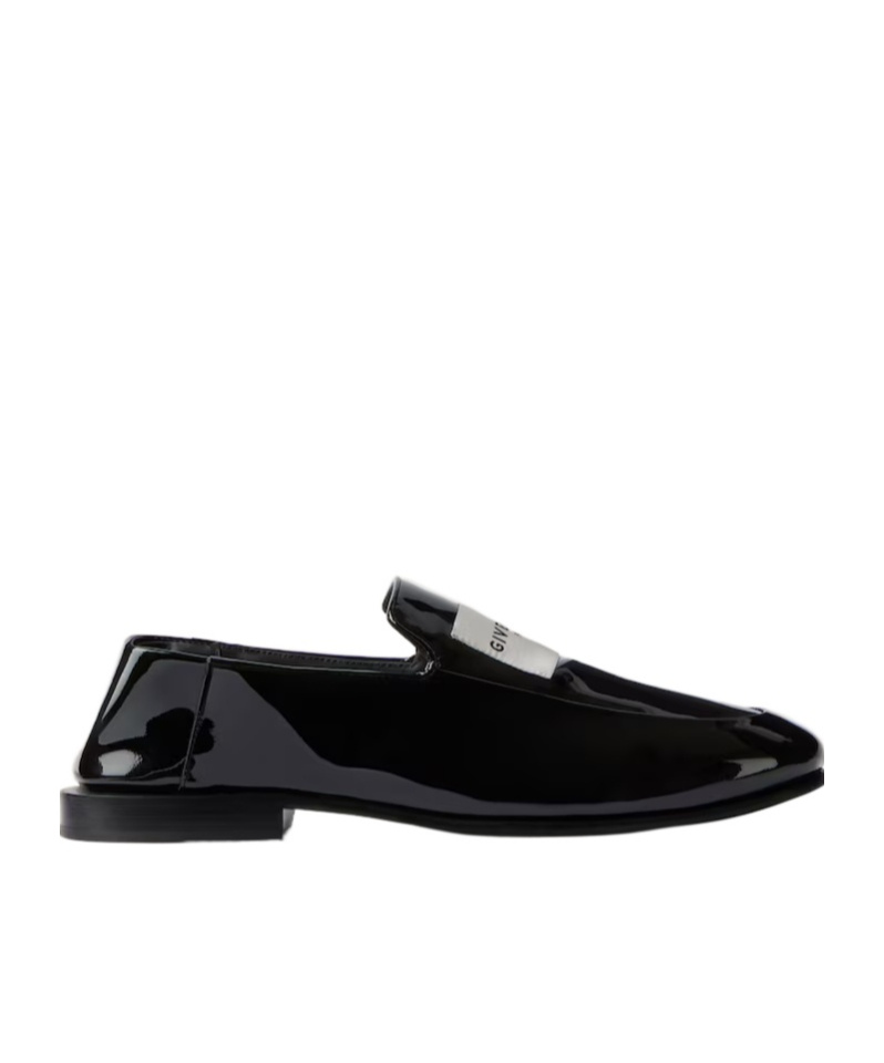 Givenchy Label Loafers In Patent Leather In Black
