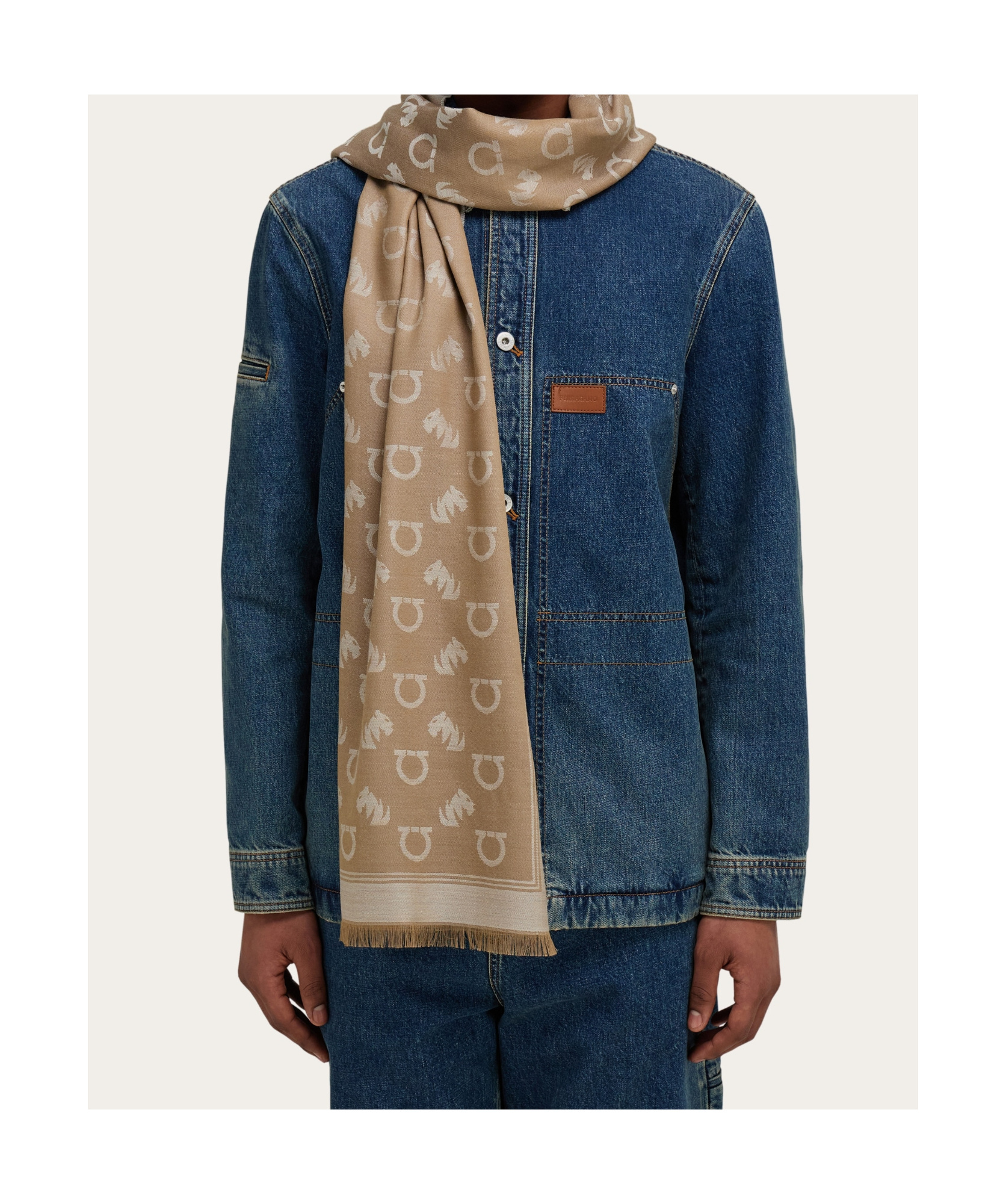 Ferragamo Jacquard Feline Motif Stole In Brown