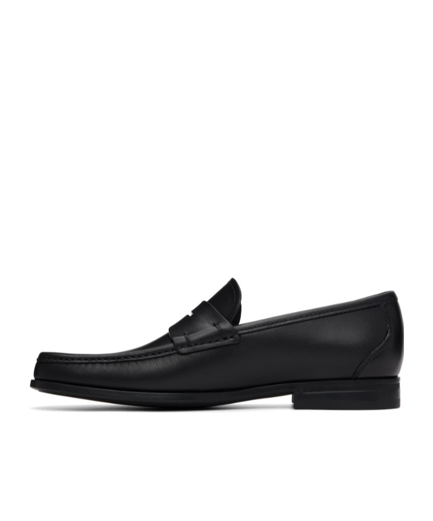 Ferragamo Round Toe Mini Gancini Buckle Loafers In Black