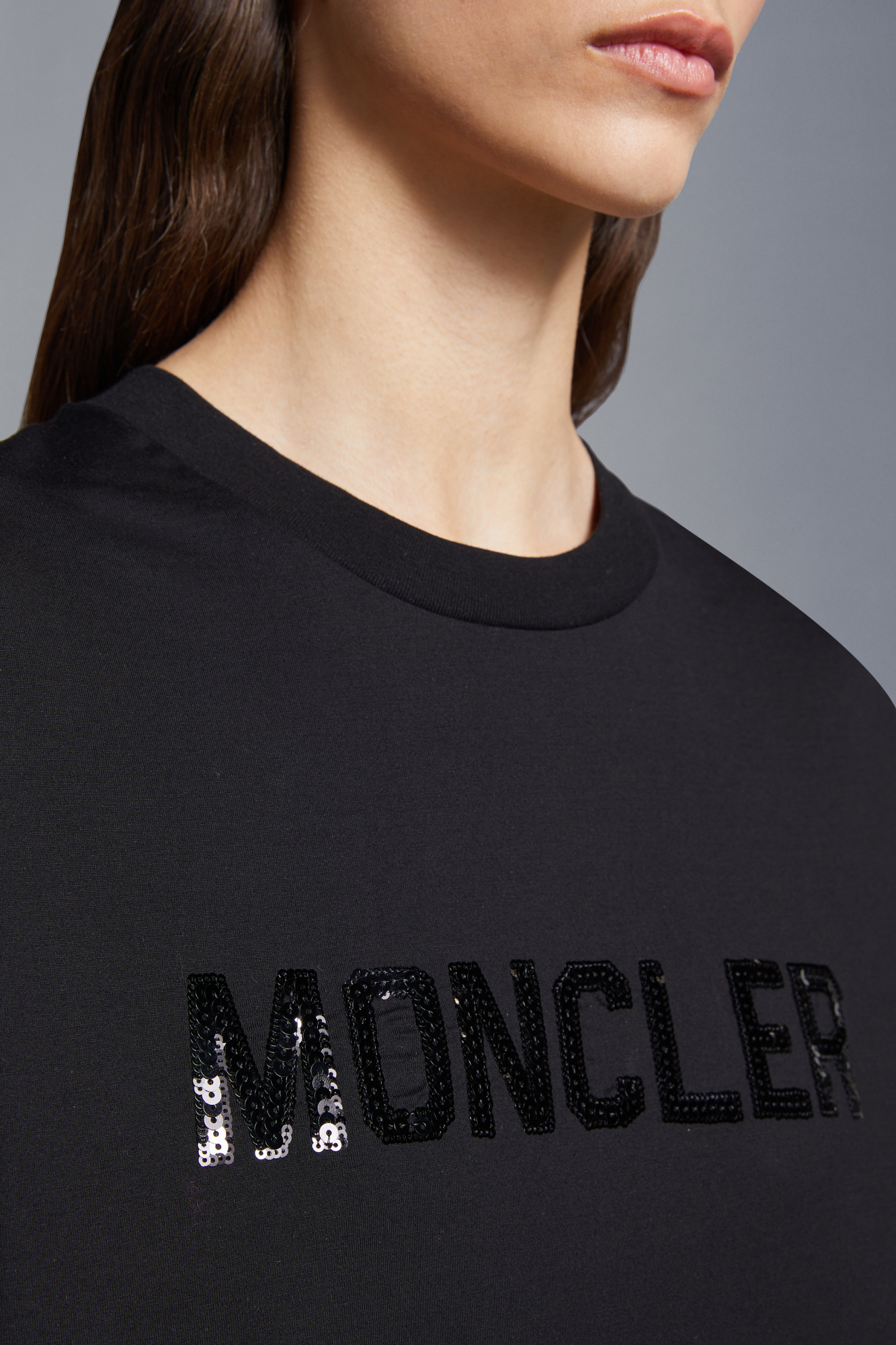 Moncler Sequin-logo Cropped T-shirt In Black