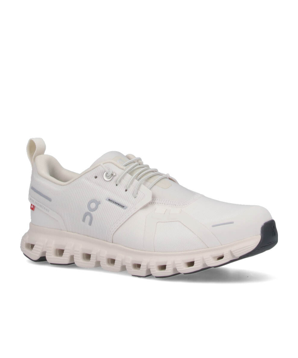On Running Cloud 6 Trainers In White
