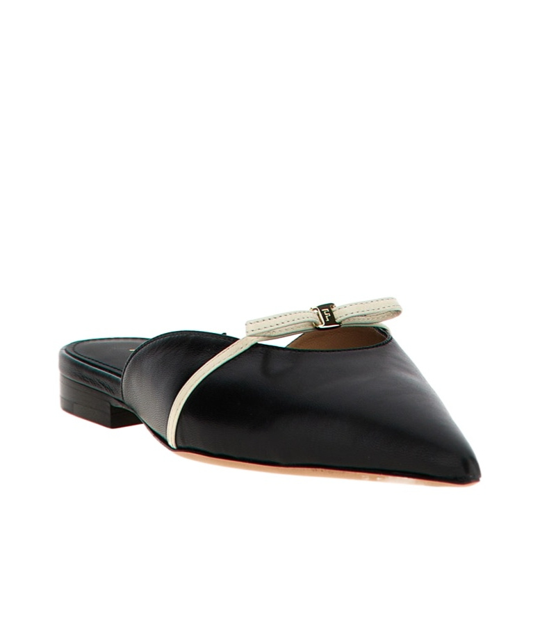 Ferragamo Bow Pointed Toe Mules In Black