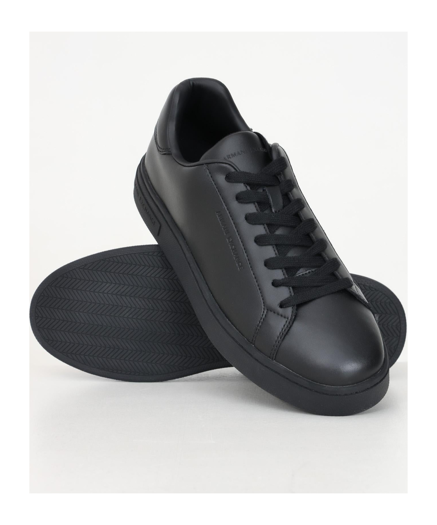 Armani Exchange Lace-up Low-cut Casual Shoes In Black