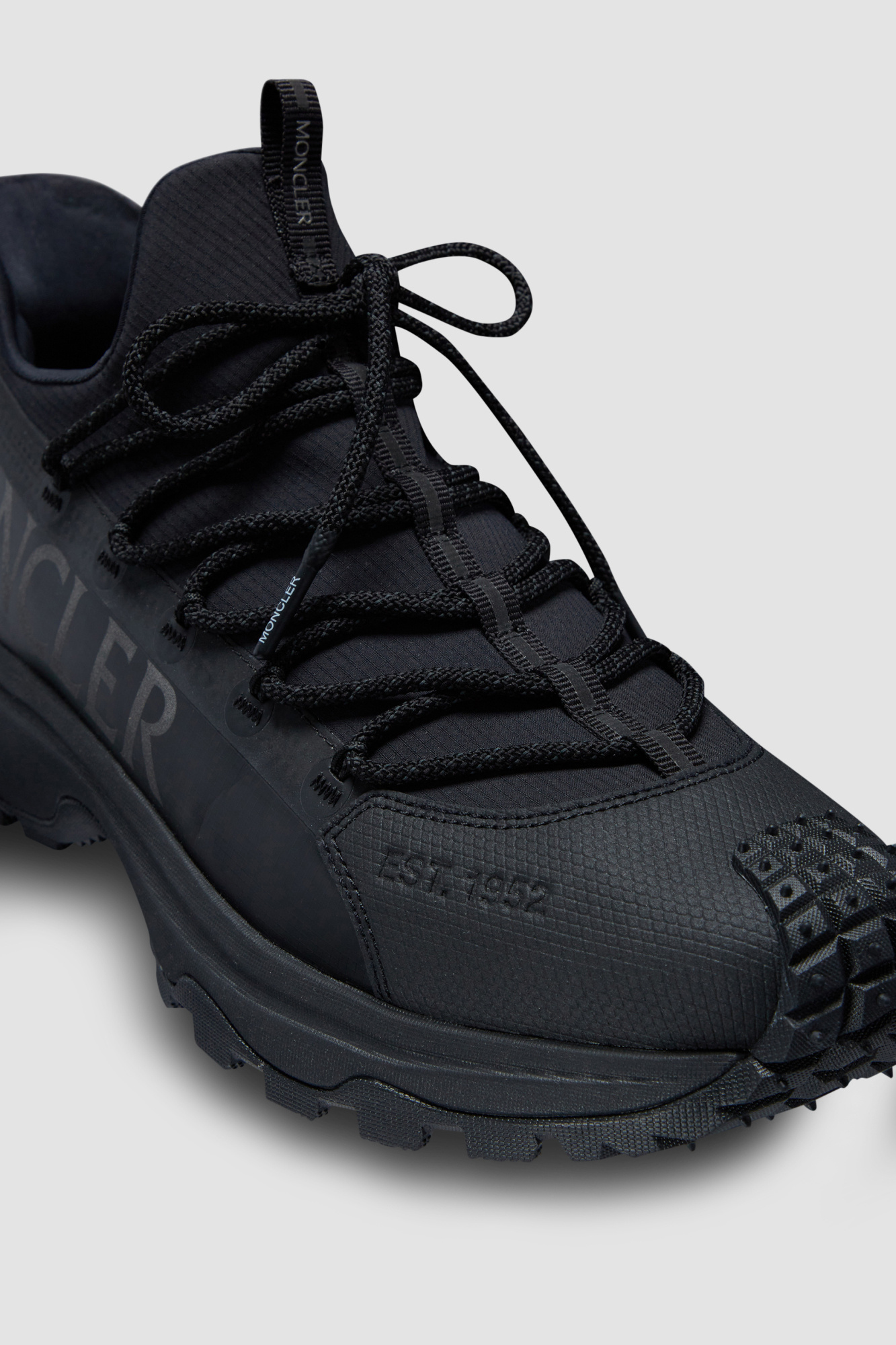 Moncler Trailgrip Lite2 Low Top Sneakers In Black