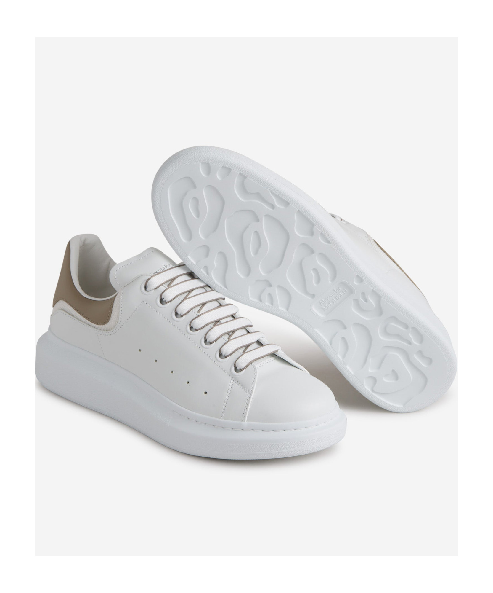 Alexander Mcqueen Larry Low-top Sneakers In White