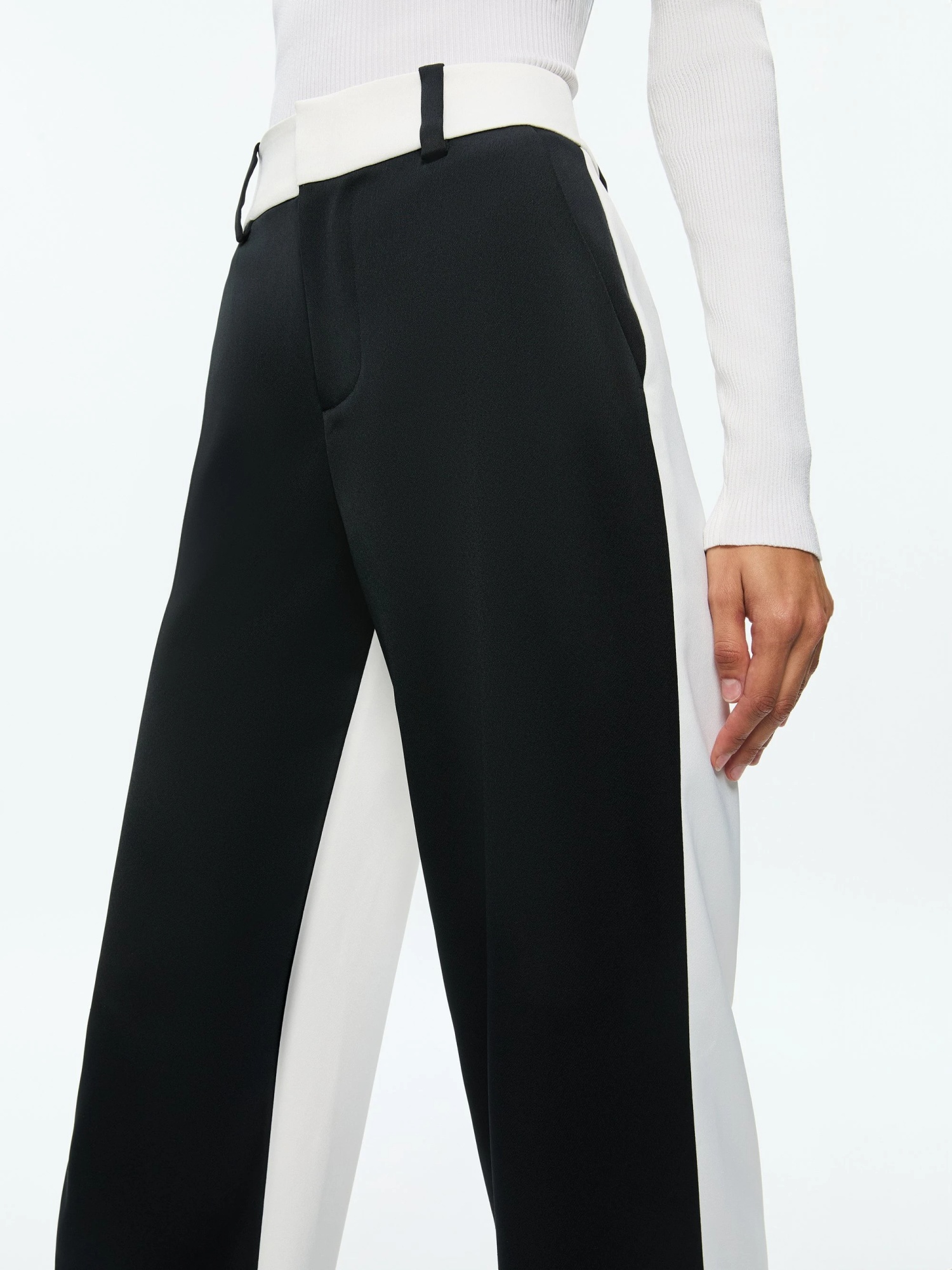 Alice And Olivia Belt-loop Casual Pants In Black/gray