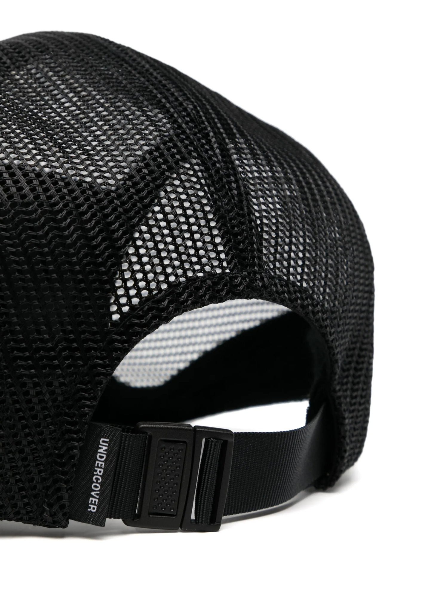 Undercover Noise Trucker Hat In Black
