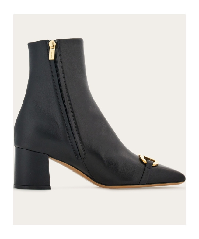 Ferragamo Logo Boots In Black