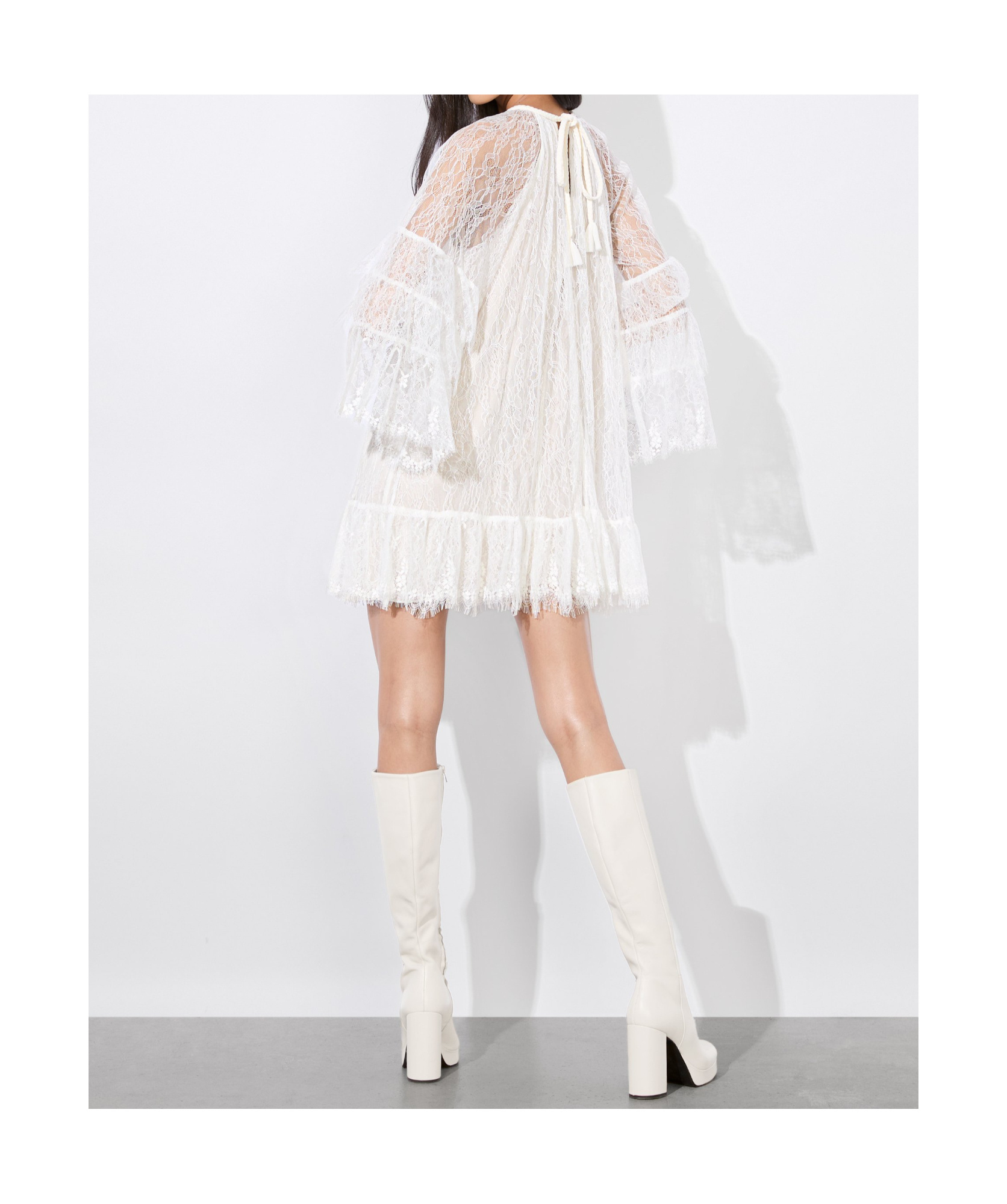 Alice And Olivia Delia Ruffled Tunic Dress In Off-white