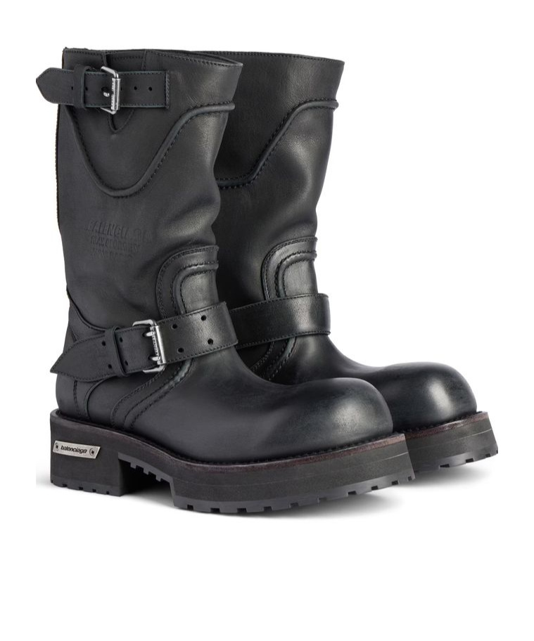 Balenciaga Venom Buckle Detailed Boots In Black