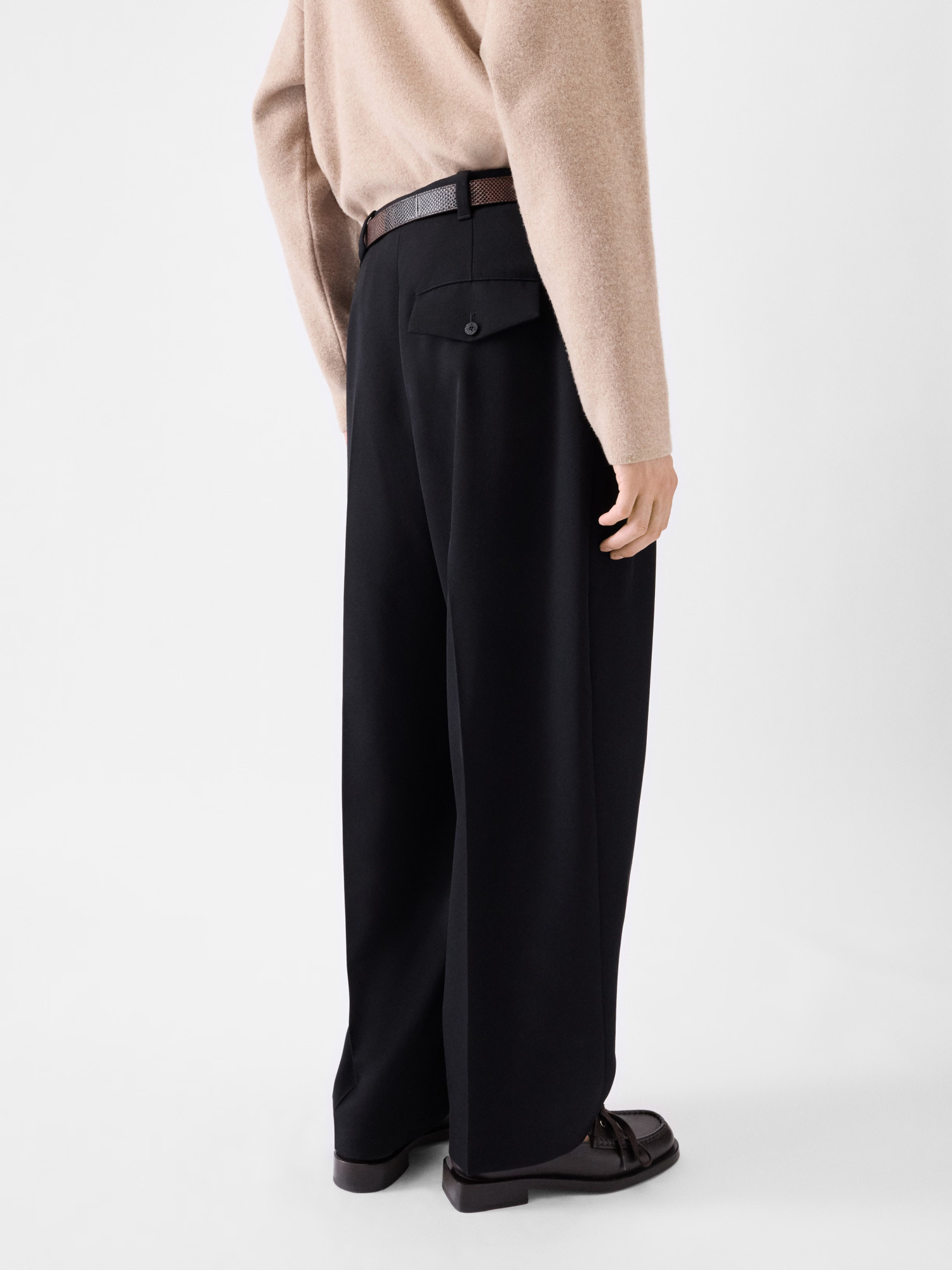 Jacquemus Pleated Button-down Trousers In Black