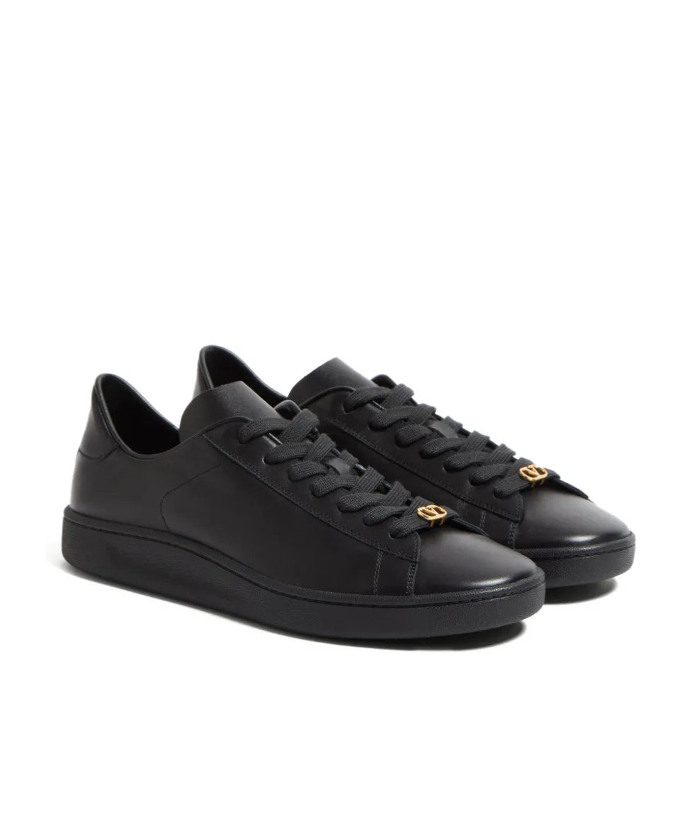 Valentino Royco Signature Brass Vlogo Low-top Sneakers In Black