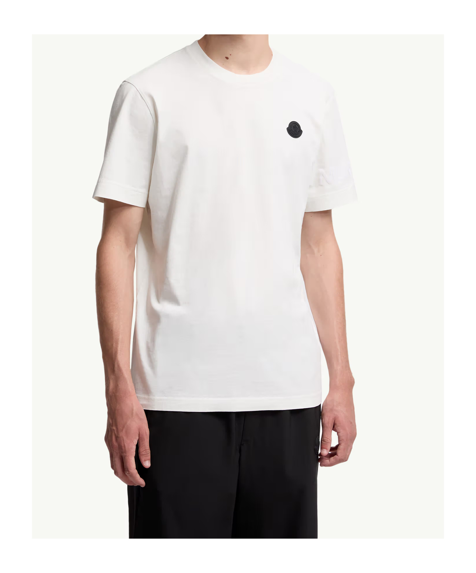 Moncler Men Logo T-shirt In Cotton. Chiedi A Chatgpt In White