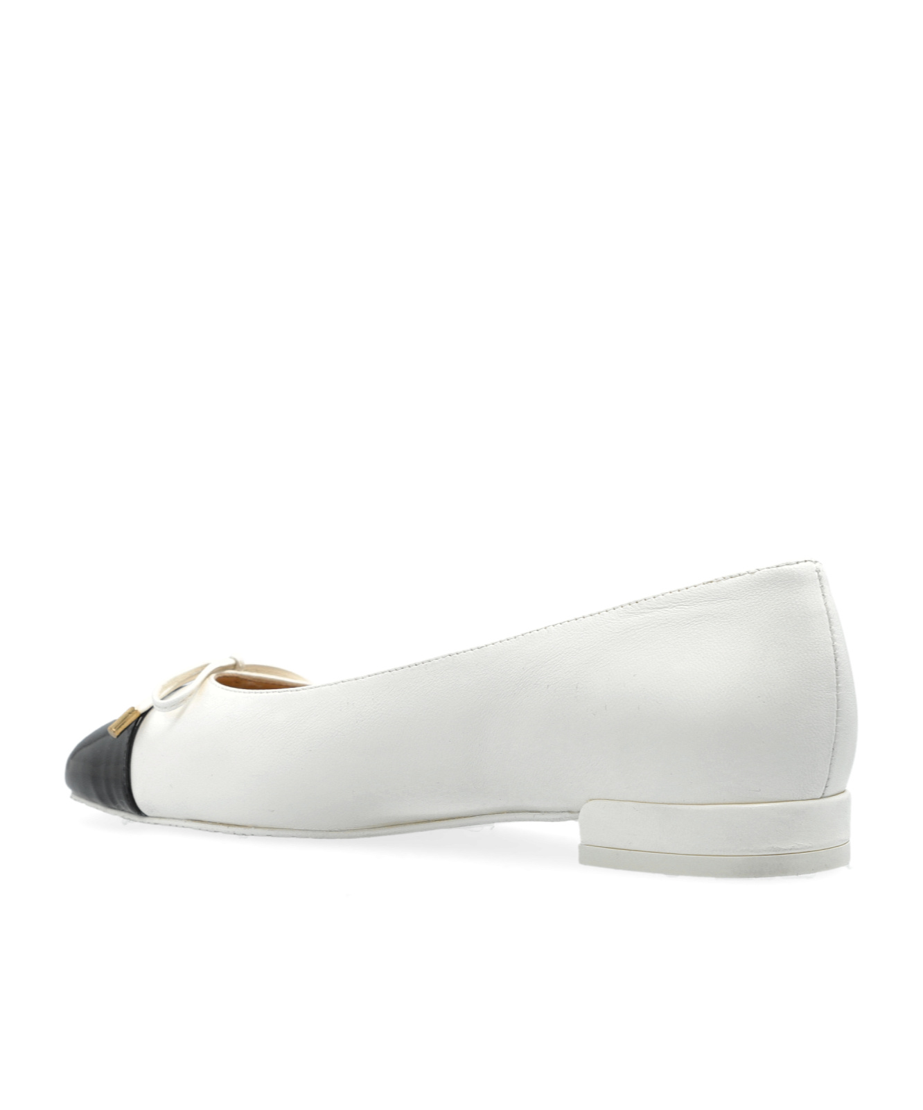 Stuart Weitzman Sleek Bow Flat Ballerina Shoes In White