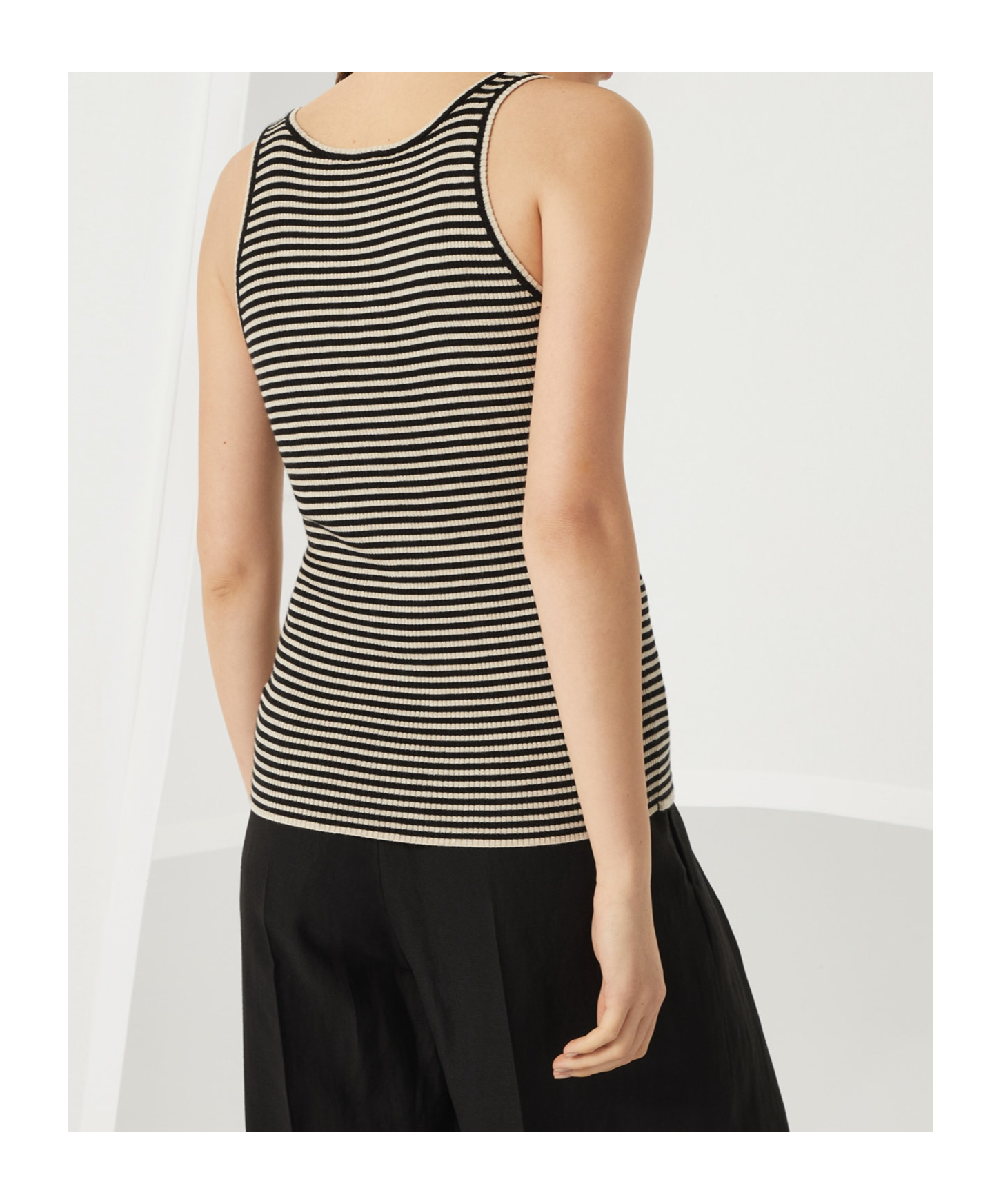 Brunello Cucinelli Ribbed Texture Crewneck Scoop Neck Striped Top In Black