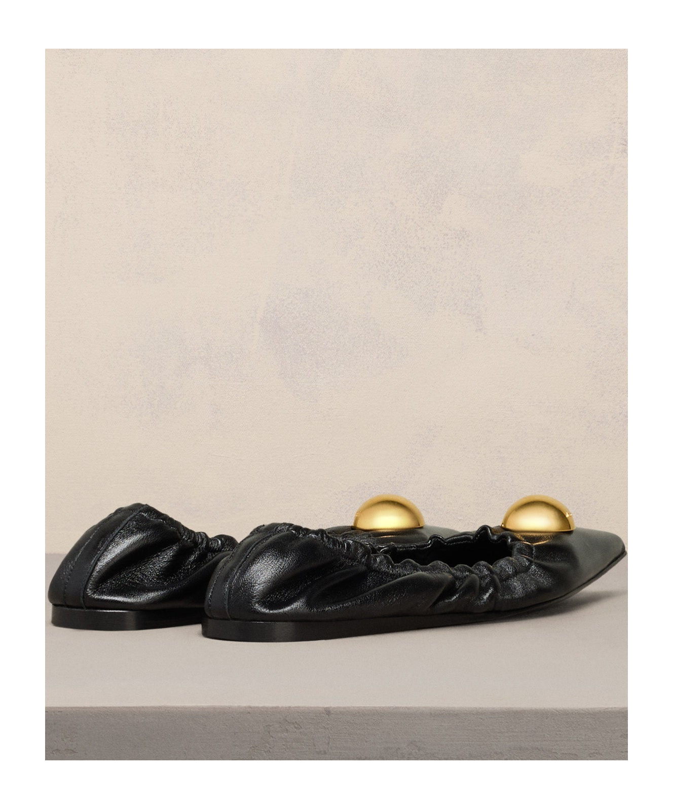 Ami Alexandre Mattiussi Ami Embellished Pointed Toe Ballerinas In Black