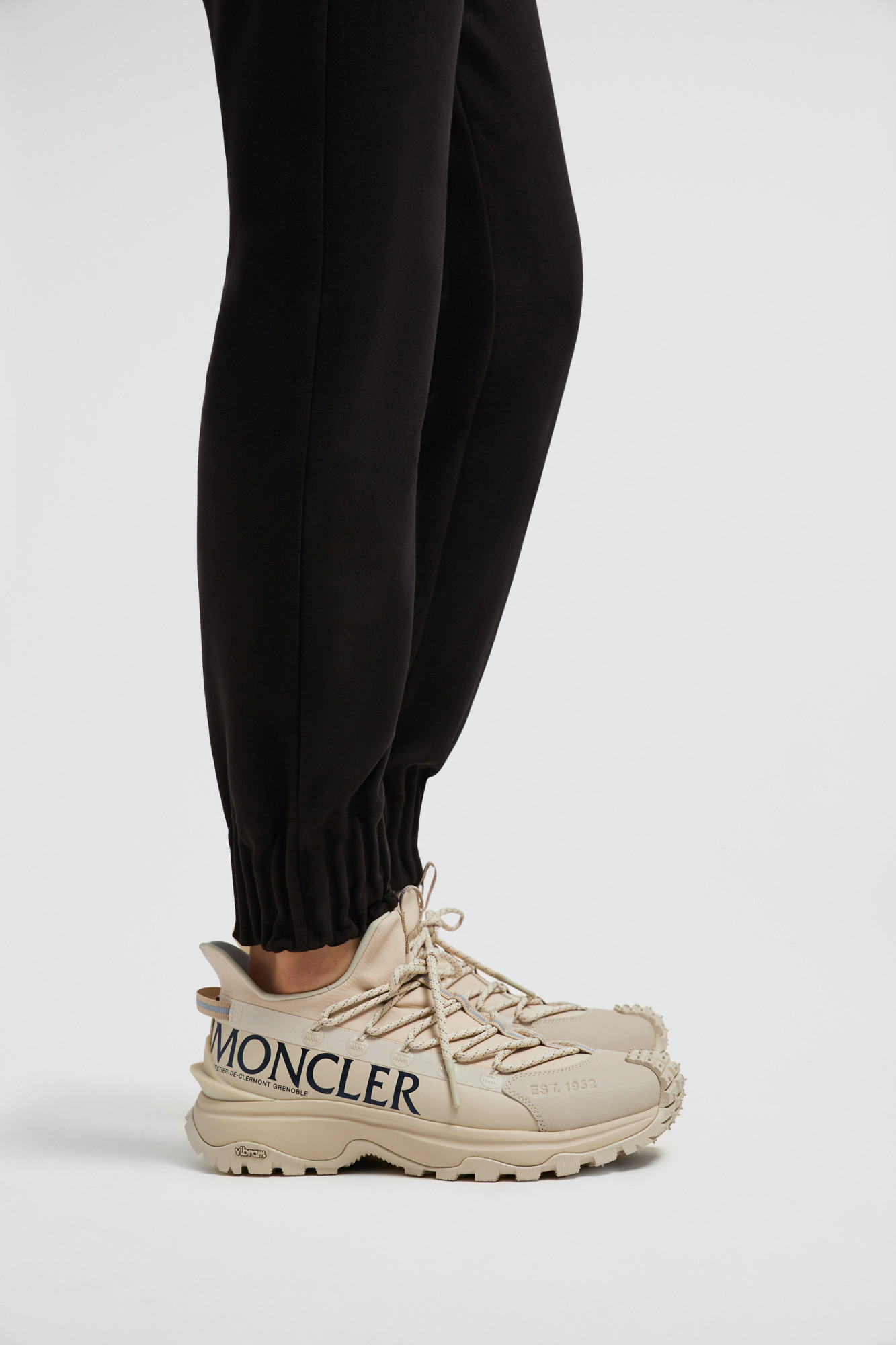 Moncler Sneakers Low-top Trailgrip Lite 2 In Nude