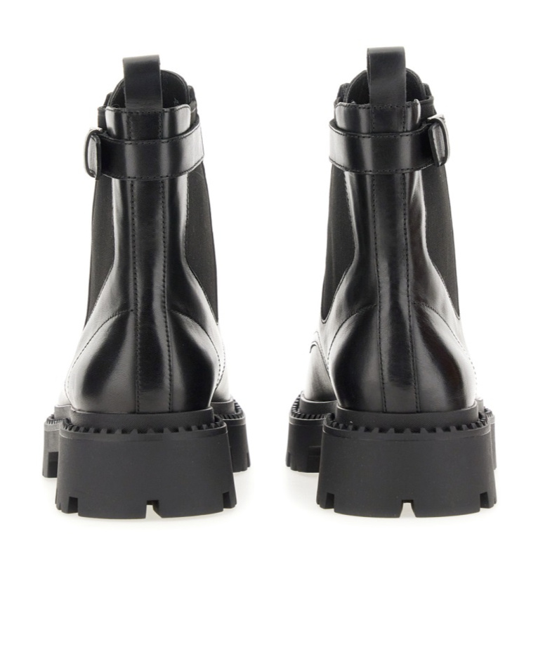 Ash Black Leather Amphibian With Rugged Sole In Black