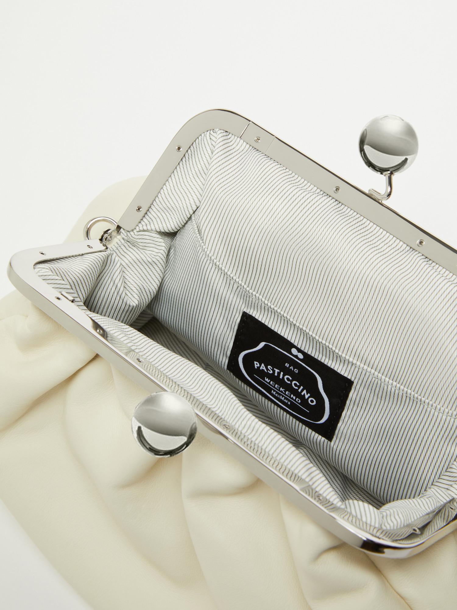 Weekend Max Mara Medium Pasticcino Bag In White