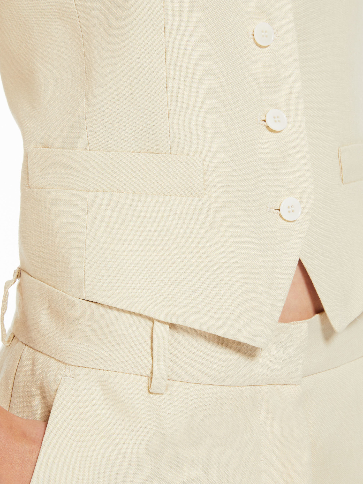 WEEKEND MAX MARA WEEKEND MAX MARA BUTTONED V-NECK GILET